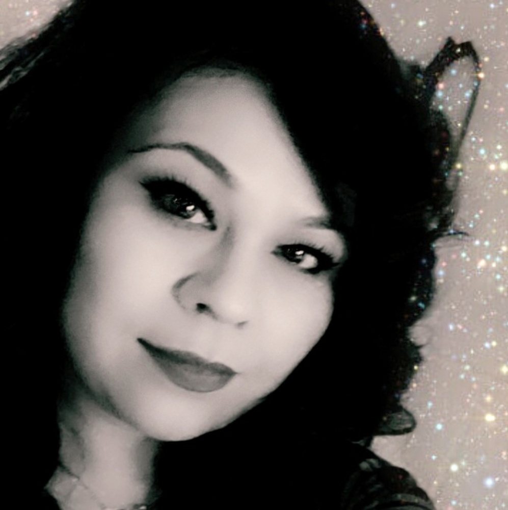 Meet your Posher, Claudia